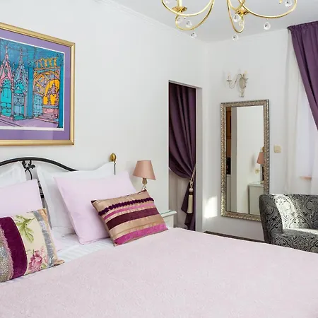 Romantic Luxury Bed & Breakfast 4*