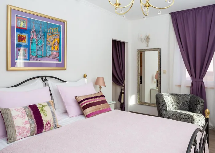 Romantic Luxury Bed & Breakfast 4*