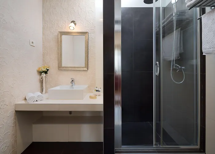 Romantic Luxury Split