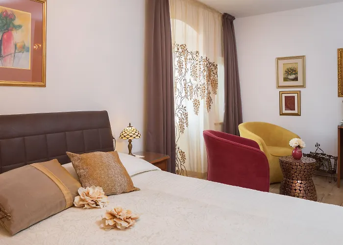 Romantic Luxury Bed & Breakfast 4*