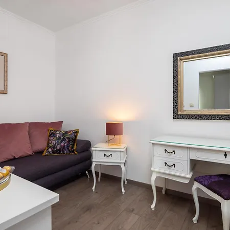 Romantic Luxury Bed and Breakfast 4*