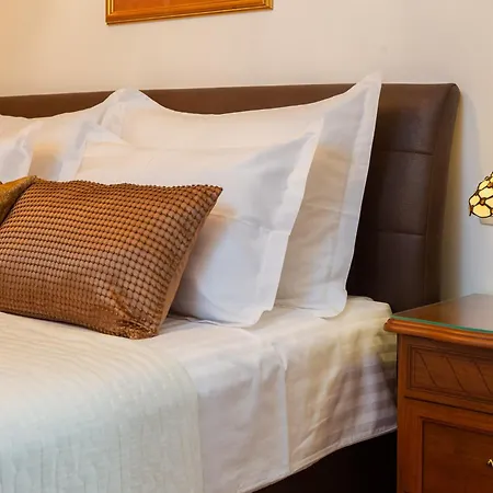 Bed and Breakfast Romantic Luxury Σπλιτ