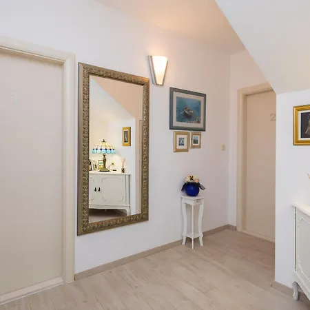 Romantic Luxury Split