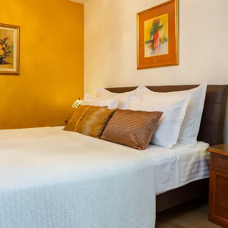 Bed and Breakfast Romantic Luxury Σπλιτ