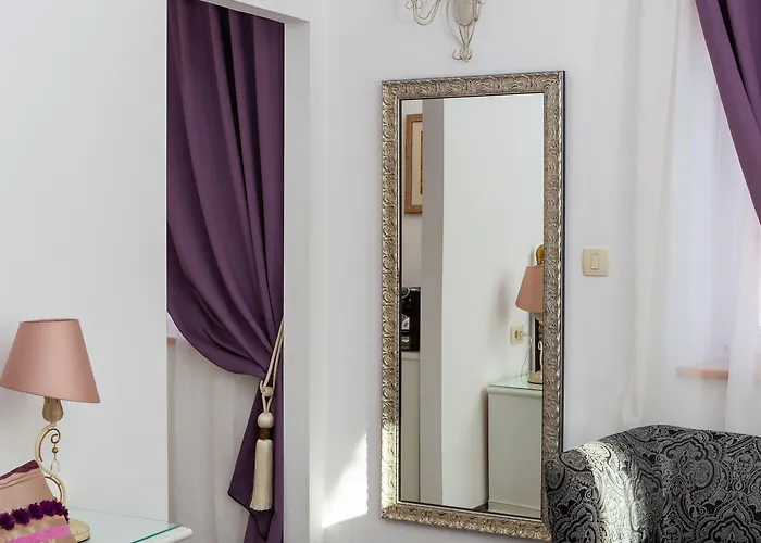 Romantic Luxury Split