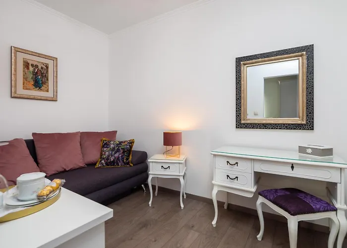 Romantic Luxury Bed & Breakfast 4*